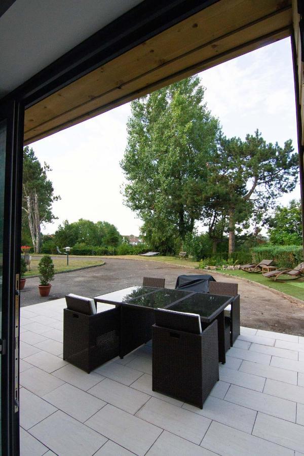 Le Clos De La Madelaine Montreuil  Zewnętrze zdjęcie